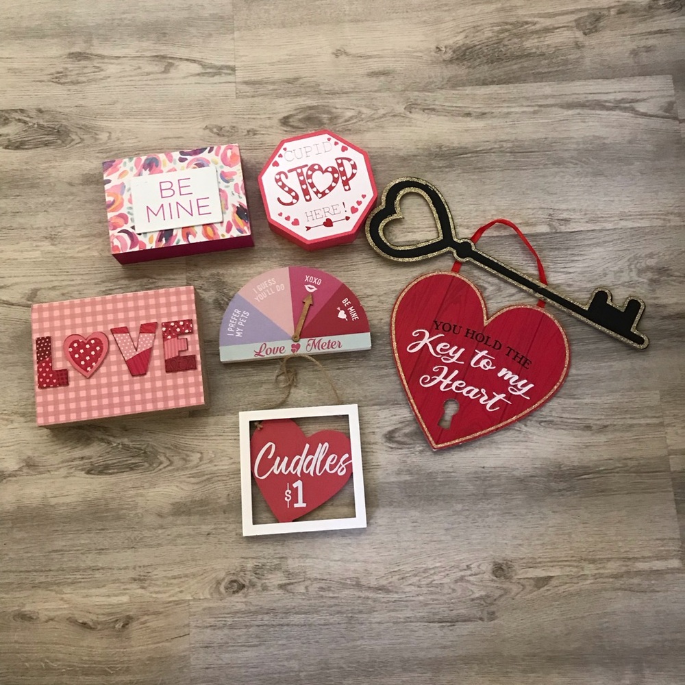 Valentine's Day Decorative Signs